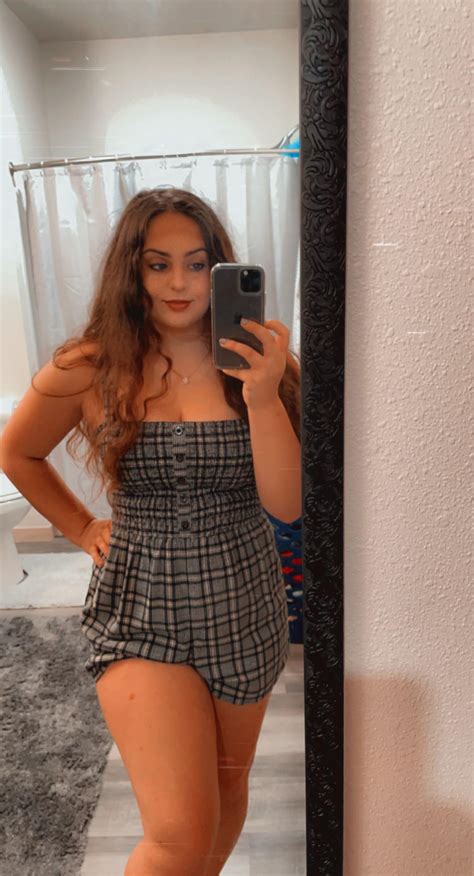 Brunette From Illinois Scrolller