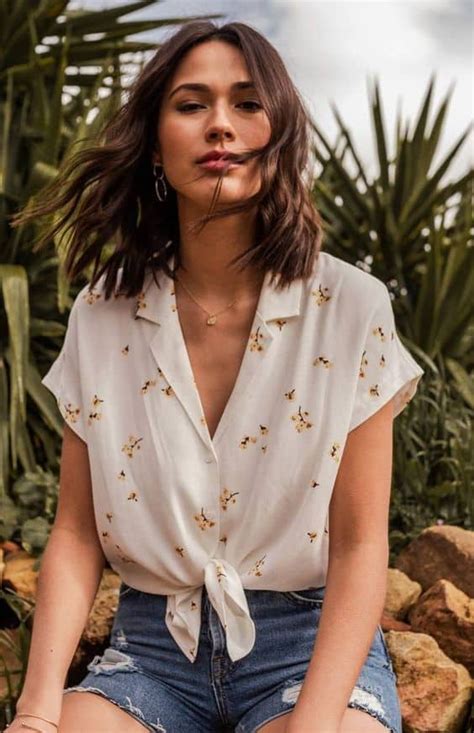 Как одеваться с фигурой песочные часы: 40 фото, какую одежду носить в 2021