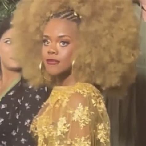 Lesbian On Twitter She Https T Co J Jb O JnS Twitter