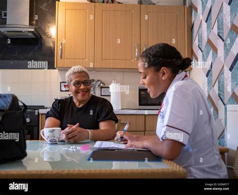 Mature Nurse Hi Res Stock Photography And Images Alamy