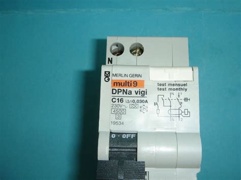 FI-Schalter MERLIN GERIN multi9 DPNa vigi C16 30mA | Kaufen auf Ricardo