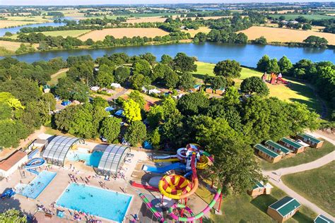 Nich Sur Les Rives Du Lac De Ribou Camping Vacances Nature