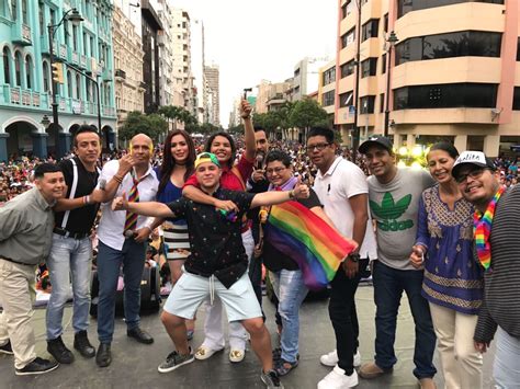 Memorias Del Orgullo Gay Desfile Y Festival Lgbt Ecuador Defensora De Derechos Humanos