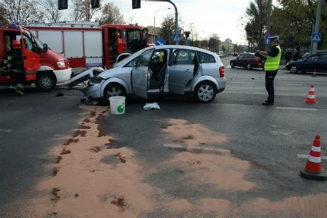 Pijani kierowcy w Radomiu Jeden z nich spowodował wypadek Echo Dnia