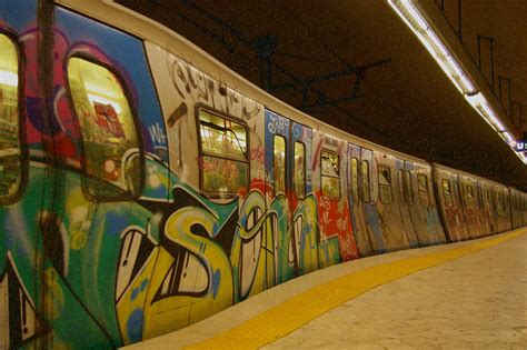 Subway’s graffiti: An expression of modern art | Graffiti wallpaper ...