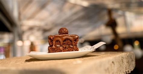 Receita de bolo naked de chocolate Estadão