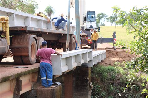 Ponte sobre o ribeirão Cavalo Morto recebe melhorias na estrutura