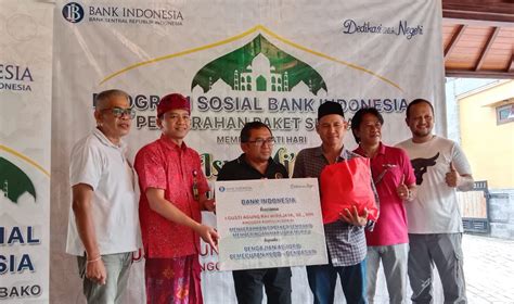 Bank Indonesia Dan Agung Rai Wirajaya Salurkan Paket Sembako Saat