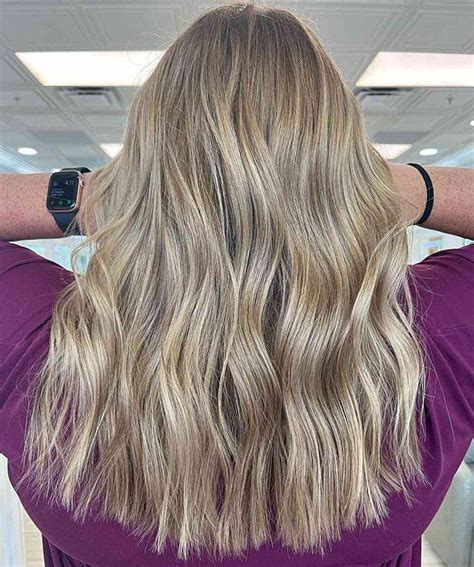 Gorgeous Dishwater Blonde Hair Ideas For A Chic New Look