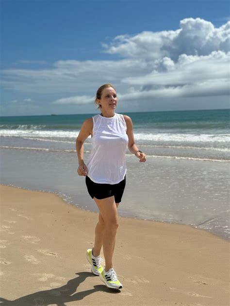En Bikini Y Al Natural Las Fotos De Las Vacaciones De Carla Peterson En Brasil Infobae