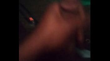 Frotando uno en público XVIDEOS