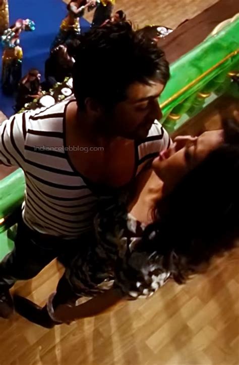 Kajal Agarwal Suriya Maattraan Hot Romance Hd Pics Indiancelebblog
