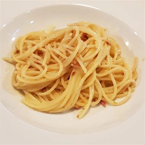 Traditionelle Spaghetti Carbonara Mit Ei Recipe Ethnic Recipes