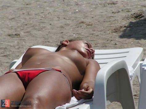 Hotlegs Beach Glance ZB Porn