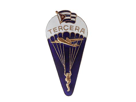 Значок "Отличный парашютист", Куба | Badge, Medals, Playing cards