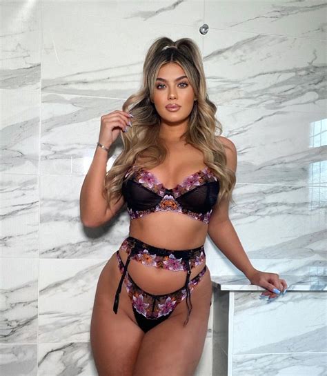 Belle Hassan Shows Off Her Sexy Body In Lingerie Photos The Fappening