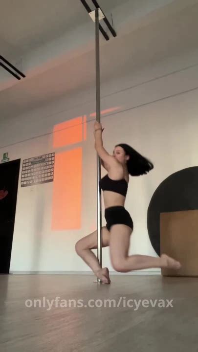 Yo Tiktoker Nip Slips On Tiktok Live Sexy Teen Amateur Porn Feat