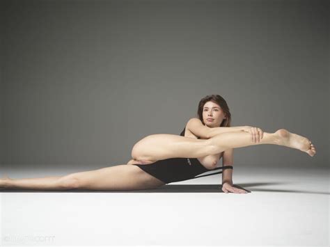 Amateur Girl Anna L Pussy Pilates 19 14000px Porn Pic