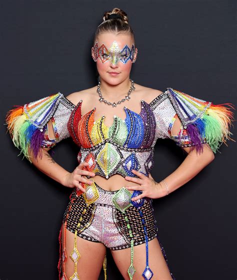 Jojo Siwa Looks More Mature Than Ever In Racy Two Piece Outfit Parade