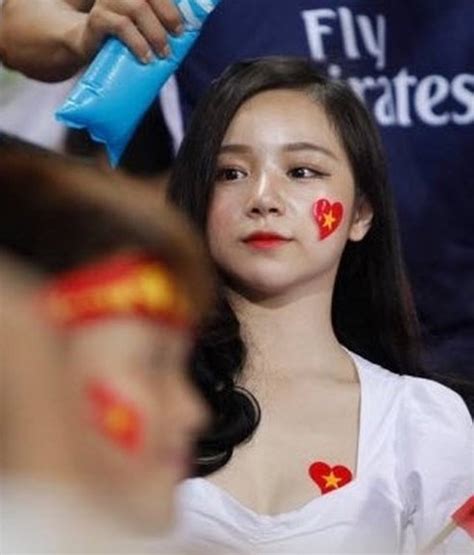 Nh Ti N T Hot Girl Ng G T N C G I Chi U Tr Nghi N Khoe Th N Gi I Tr Znews Vn