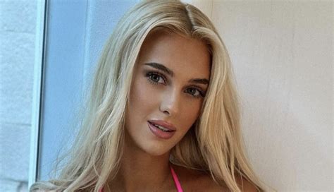 511 Model Veronika Rajek Has A Nip Slip While Posing In Thong Bikini