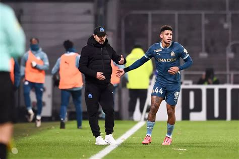 OM De Zerbi met un joueur en avant après la victoire contre Lens et