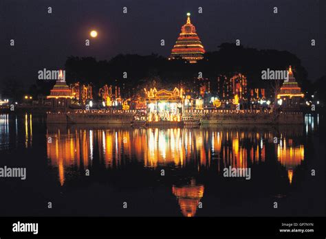 Maariamman Kovil Teppakulam Illuminated Teppakulam Mariamman Temple