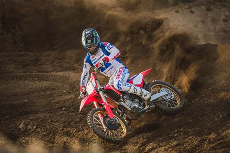 Сравнение семи кроссовых мотоциклов 450 кубов 2023 года