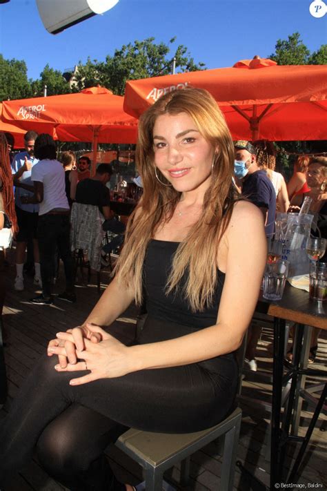 Lola Marois très sexy en bikini ses photos donnent un coup de chaud à ses fans le diaporama