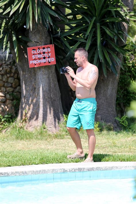 Playful Amateur Teen Wendy Moon Fucks And Poses With Her Girlfriends Poolside CoedCherry