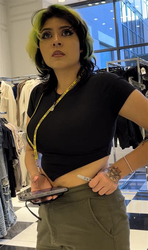 Busty Alt Girl W Green Hair And Nice Ass Boobs Forum