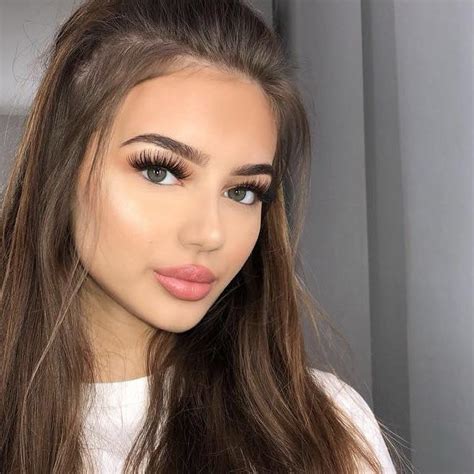 Pin by 𝓙𝓮𝓼𝓼𝓲𝓬𝓪 on мαкє υρ Beautiful curly hair Hair beauty Brunette beauty