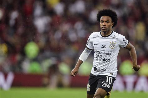 Ao Perder Willian Futebol Brasileiro D Outra Mostra Do Buraco Em Que