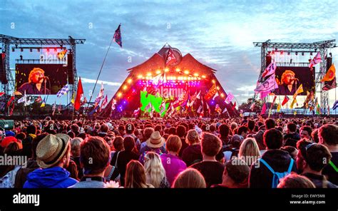 The Who Playing On The Pyramid Stage at Night Glastonbury Festival UK ...