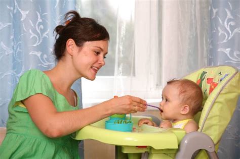 Меню грудничка по месяцам: что давать ребенку в 8 месяцев - таблица ...