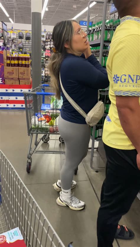 Latina With Nice Vpl Vid Spandex Leggings Yoga Pants Forum