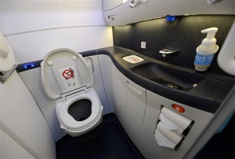 EasyJet Passengers Caught Having Sex In Plane Bathroom During Flight