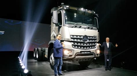 Mercedes Benz Actros Dan Arocs Truk Tangguh Terbaru Untuk Indonesia