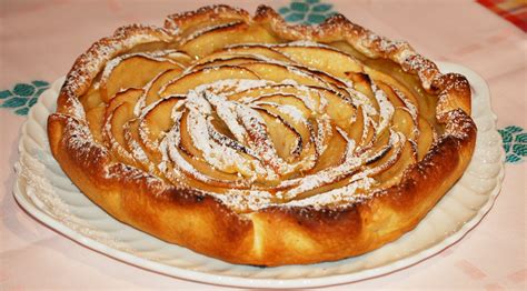 Torta Di Mele Con Pasta Sfoglia A Tavola Con Elvezia