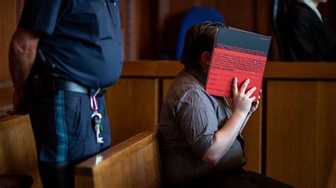 Beim Sex gefesselt und erwürgt Prostituiertenmörder muss lebenslang in Haft n tv de