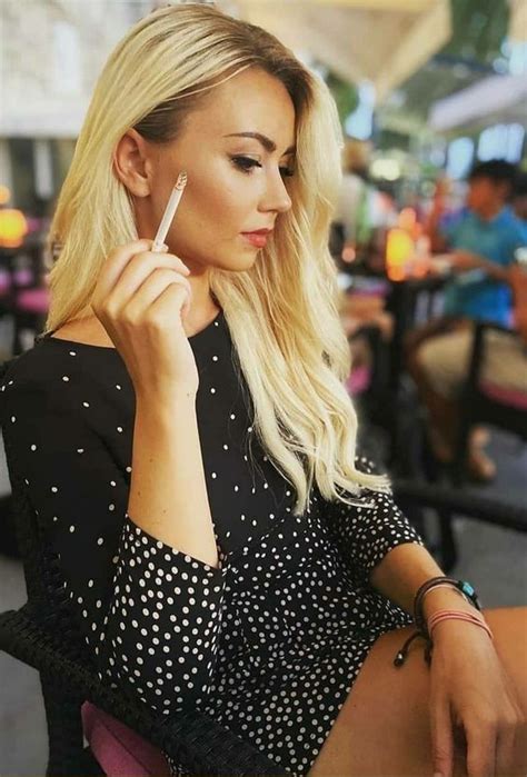 Jeune Femme Blonde Femme Blonde Femme Jeune Femme