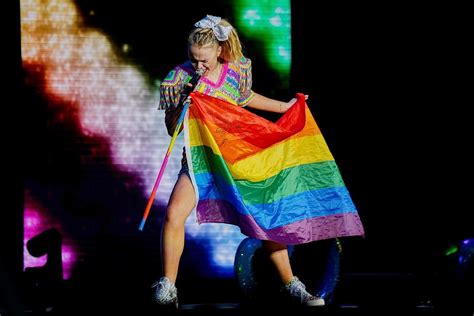 Is Jojo Siwa Gay How Her Sexuality Inspired Her Fans