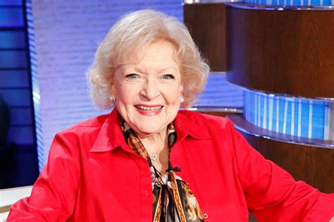 Cher Honors Betty White By Singing Golden Girls Theme Song