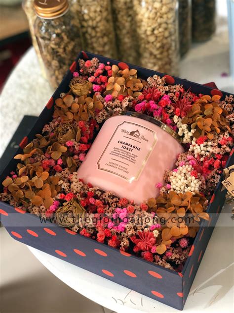 Hộp Quà Nến Thơm Hoa Khô Com0013