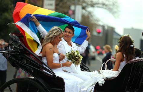 Adorable Same Sex Couples Get Married In New Zealand Now That It S Legal