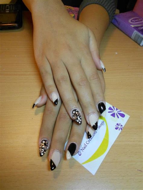 32 Simple And Elegant Nail Design Ideas