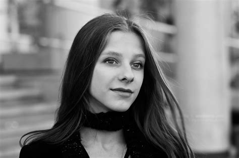 Лиза Арзамасова - официальный сайт агента | Заказать выступление Лиза ...