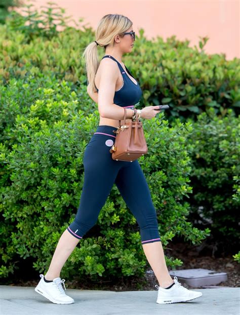 Kylie Jenner Showing Off Her Curvy Body In Sports Outfit Porn Pictures Xxx Photos Sex Images