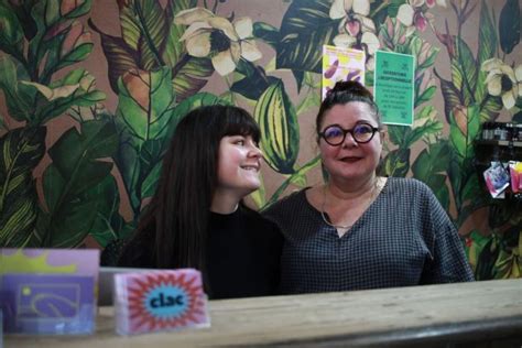 TÉMOIGNAGE Mère et fille nous gérons un sex shop en famille Closer