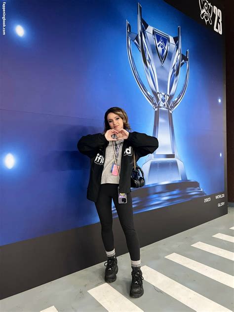 Laure Bv Nude OnlyFans Leaks Fappening FappeningBook